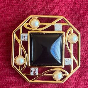 Vintage  Monet 1980’s Brooch